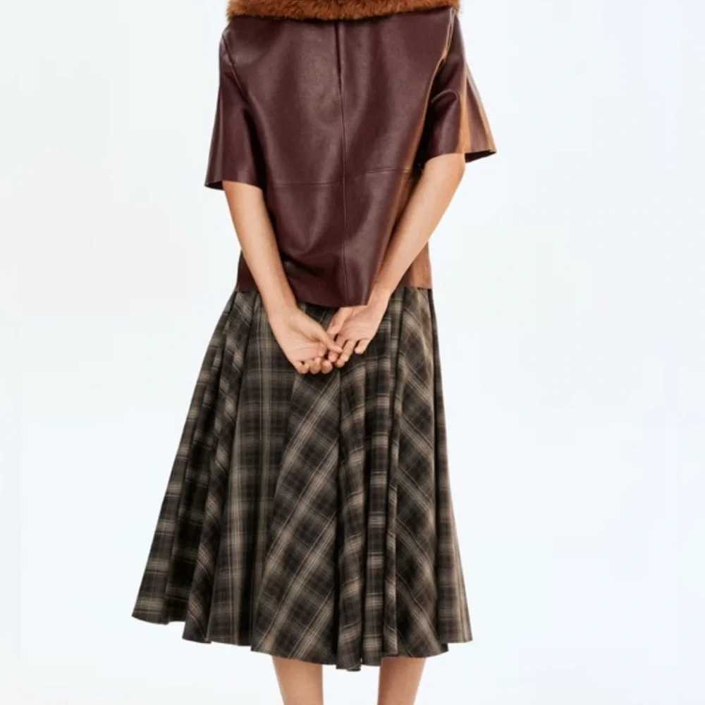 H&M Plaid A-Line Skirt - Picture 1 of 4